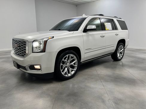 Used 2019 GMC Yukon Denali w/ Denali Ultimate Package AWD/4WD image 3