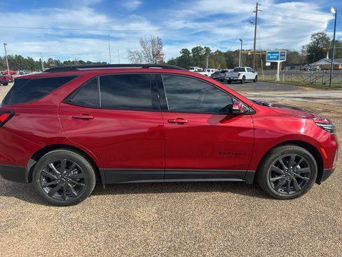 Used 2023 Chevrolet Equinox RS image 6