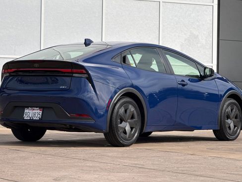 Used 2023 Toyota Prius LE image 4