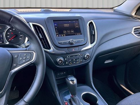 Used 2021 Chevrolet Equinox LT FWD image 3