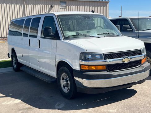 Used 2019 Chevrolet Express 3500 LT w/ LT Preferred Equipment Group RWD image 2