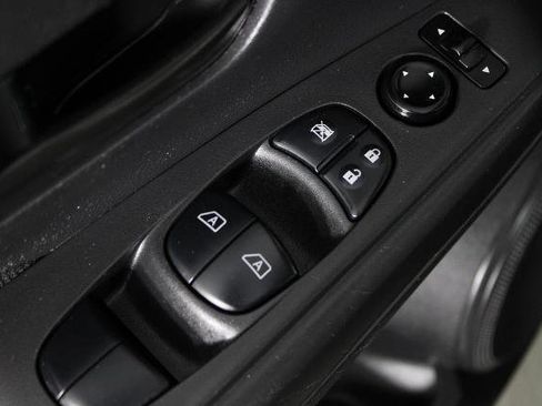Certified 2022 Nissan Kicks S FWD image 19