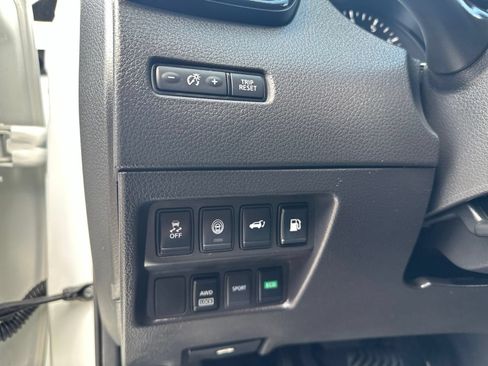 Used 2019 Nissan Rogue SV AWD/4WD image 15