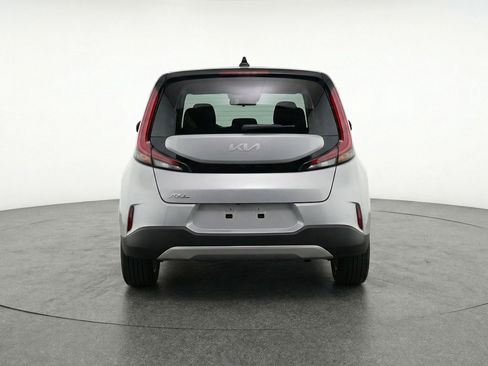 Used 2025 Kia Soul LX w/ LX Technology Package FWD image 7
