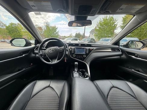 Used 2019 Toyota Camry SE w/ 4 Season Floor Mat Package FWD image 23