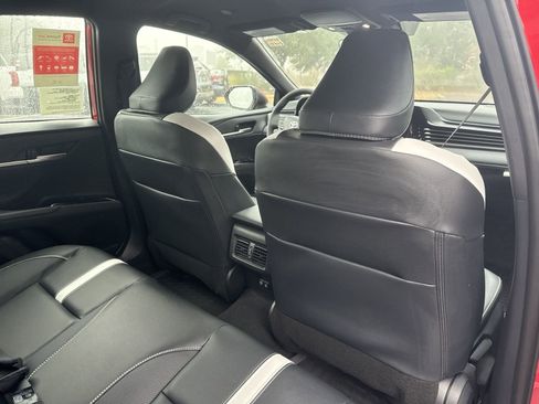 New 2025 Toyota Camry SE w/ Convenience Package FWD image 29