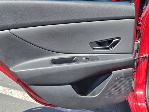 Used 2025 Hyundai Elantra Sport FWD image 23