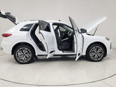 Used 2025 Audi Q5 Premium Plus w/ Premium Plus AWD/4WD image 20