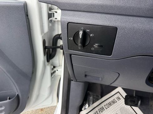 Used 2013 Ford Transit Connect XLT image 18