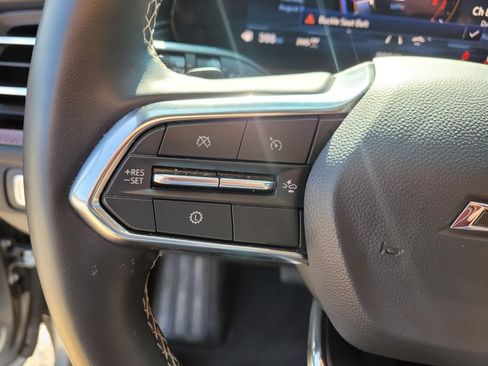 Used 2025 Chevrolet Traverse Z71 AWD/4WD image 29