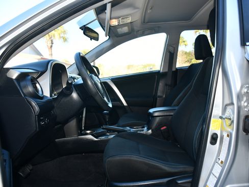 Used 2013 Toyota RAV4 XLE image 7