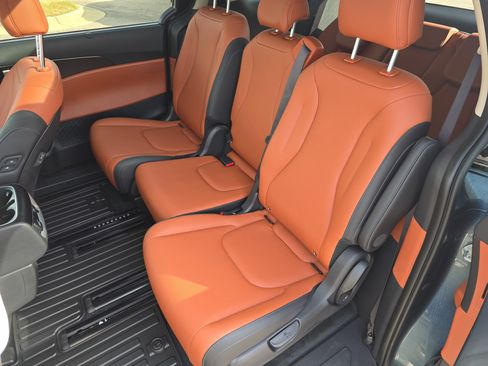 New 2026 Kia Carnival SX image 16