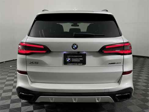 Used 2022 BMW X5 xDrive40i w/ M Sport Package image 9