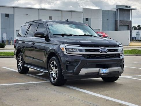 Certified 2022 Ford Expedition XLT image 3
