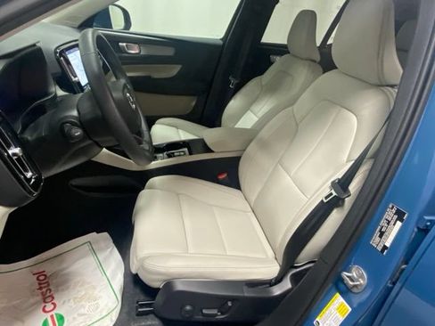 Used 2025 Volvo XC40 B5 Plus w/ Climate Package AWD/4WD image 10