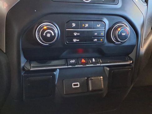 Used 2020 Chevrolet Silverado 1500 Custom w/ Custom Value Package AWD/4WD image 20