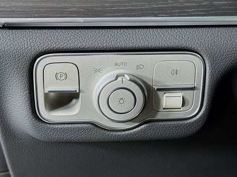 Used 2026 Mercedes-Benz GLS 450 4MATIC image 10