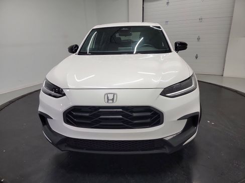 Certified 2025 Honda HR-V Sport image 2