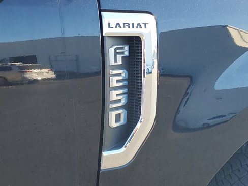 Used 2018 Ford F250 Lariat w/ Chrome Package image 6