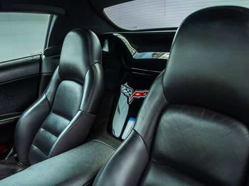 Used 2006 Chevrolet Corvette Convertible w/ Preferred Equipment Group image 30