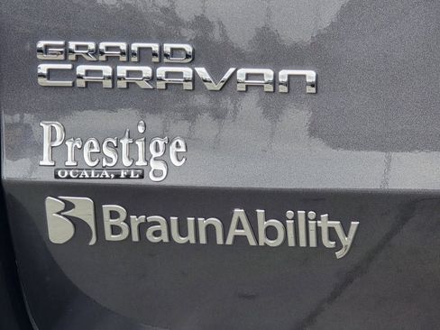 Used 2020 Dodge Grand Caravan SXT image 15