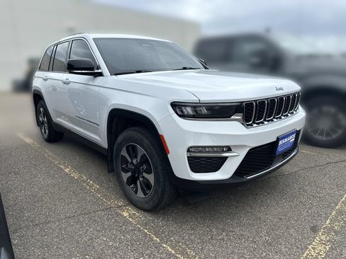 Used 2022 Jeep Grand Cherokee Limited 4xe AWD/4WD image 2