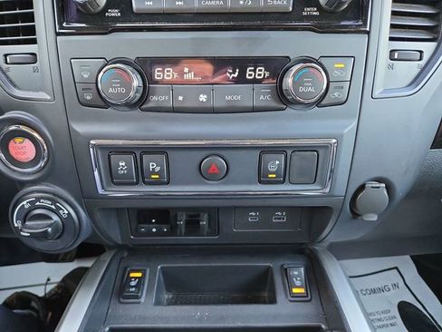 Used 2024 Nissan Titan SV w/ SV Convenience Package AWD/4WD image 25