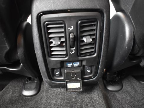 Used 2022 Dodge Durango R/T w/ Tow 'N Go Package AWD/4WD image 14