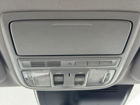 Used 2022 Honda CR-V Touring image 14