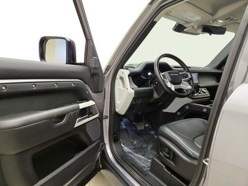 Used 2020 Land Rover Defender 110 First Edition image 16