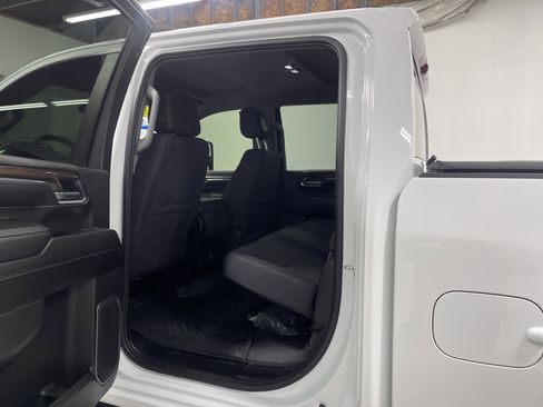 Used 2024 Chevrolet Silverado 2500 LT image 13