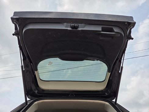 Used 2017 Ford Escape SE w/ Equipment Group 201A FWD image 17