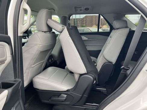 Used 2025 Ford Explorer Active w/ Active Comfort Package AWD/4WD image 43
