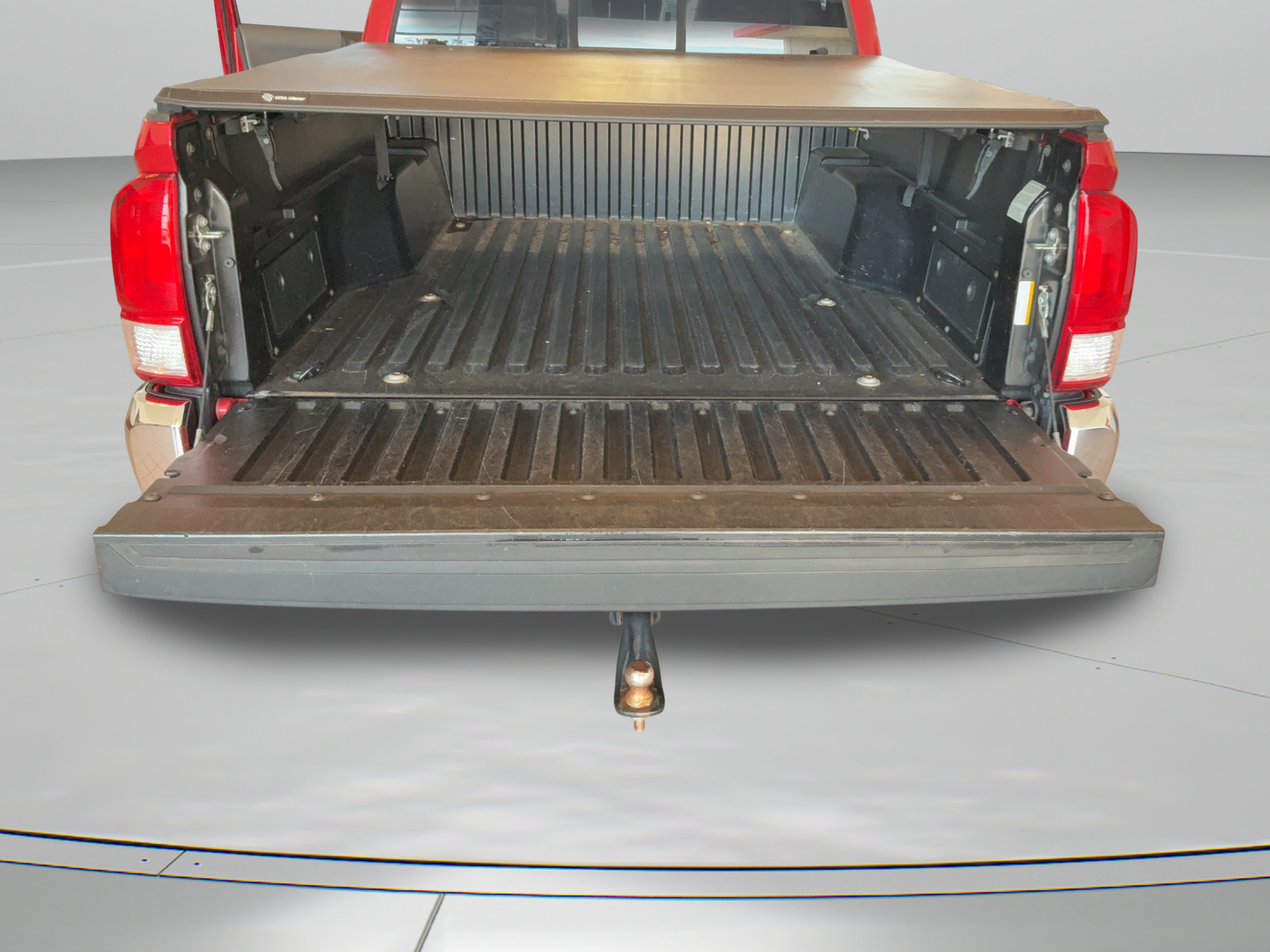 Used 2016 Toyota Tacoma SR5 w/ SR5 Appearance Package (SN) RWD image 32