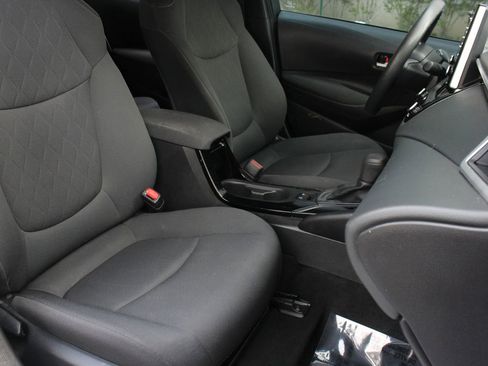 Used 2021 Toyota Corolla LE image 25