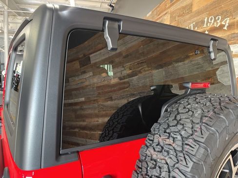 New 2026 Jeep Wrangler Unlimited Rubicon AWD/4WD image 23