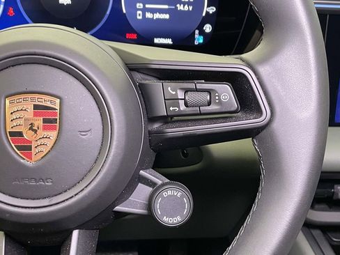 Certified 2025 Porsche Macan 4 Electric AWD/4WD image 40