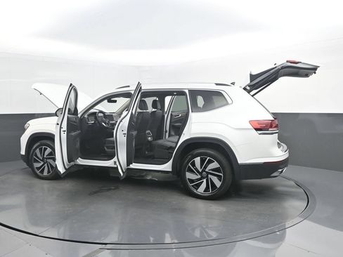 Used 2024 Volkswagen Atlas SEL AWD/4WD image 55