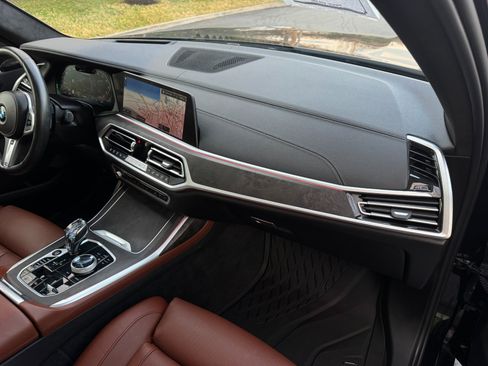 Used 2022 BMW X7 M50i image 41