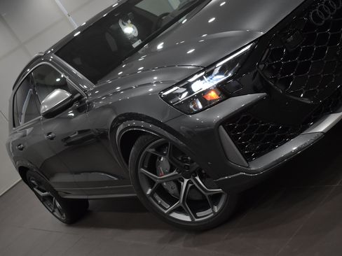 New 2026 Audi RS Q8 performance image 4