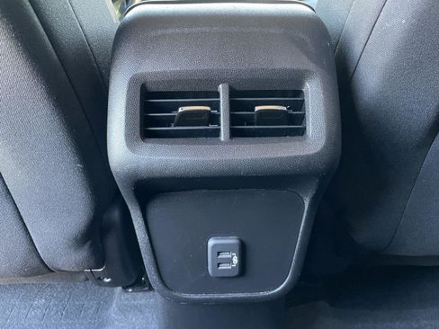 Used 2019 Chevrolet Equinox LT image 34