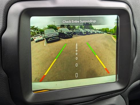 Used 2023 Jeep Renegade Latitude AWD/4WD image 27