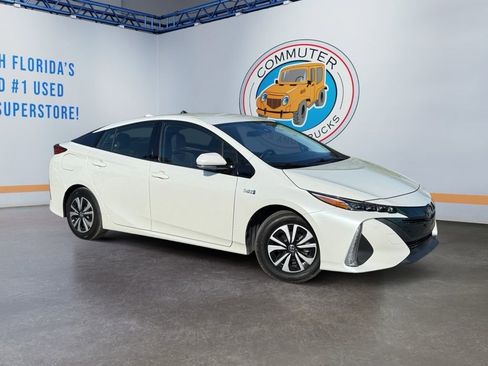 Used 2017 Toyota Prius Prime Plus image 7