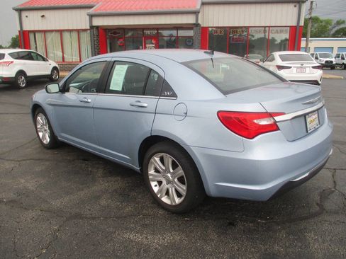 Used 2013 Chrysler 200 Touring FWD image 3