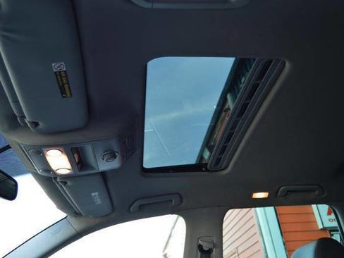 Used 2009 Volkswagen Touareg VR6 image 18