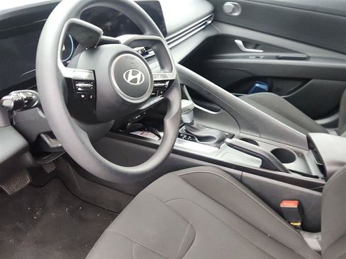 Used 2024 Hyundai Elantra SEL FWD image 15