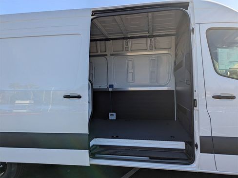 Used 2024 Mercedes-Benz Sprinter 3500 image 9