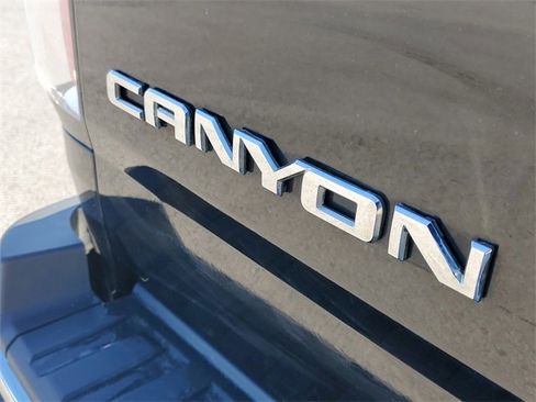 Used 2016 GMC Canyon SLT w/ Driver Alert Package image 5