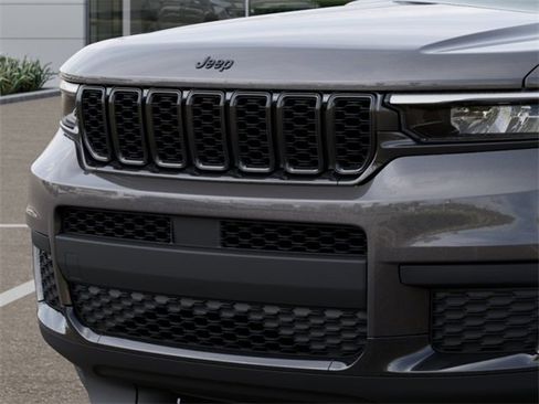 New 2025 Jeep Grand Cherokee L Altitude image 11