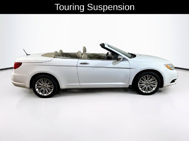 Used 2014 Chrysler 200 Limited FWD image 17